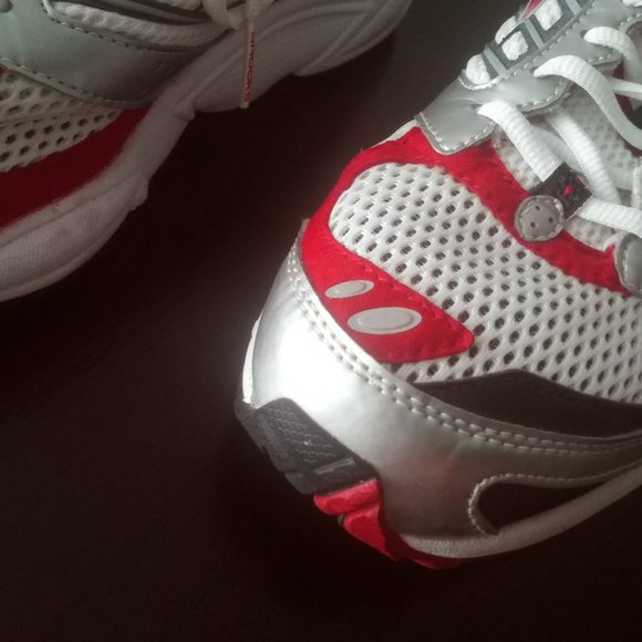 Brooks Running Trainers - Picture 2 of 5